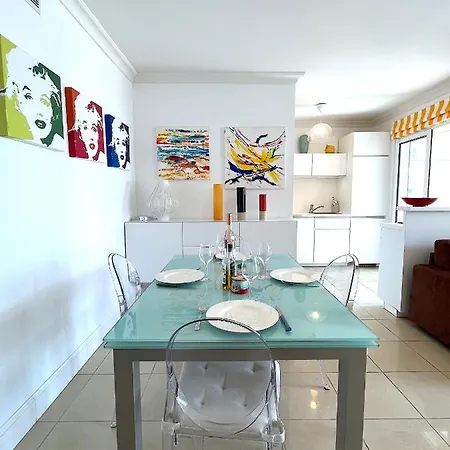 Royal Palm Apartment *